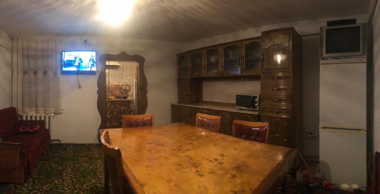 Guest House Eles Karakol Kültér fotó